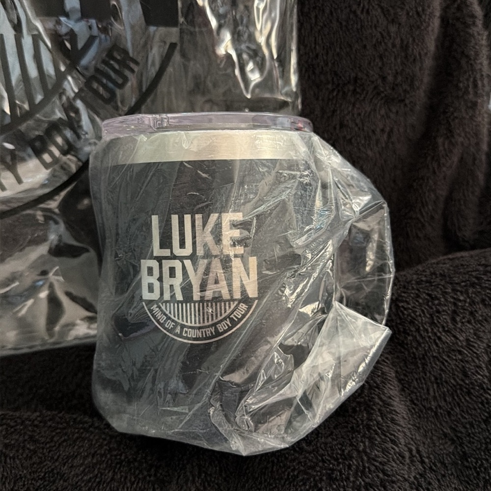 Luke Bryan VIP Concert Merch - Picture 3 of 5